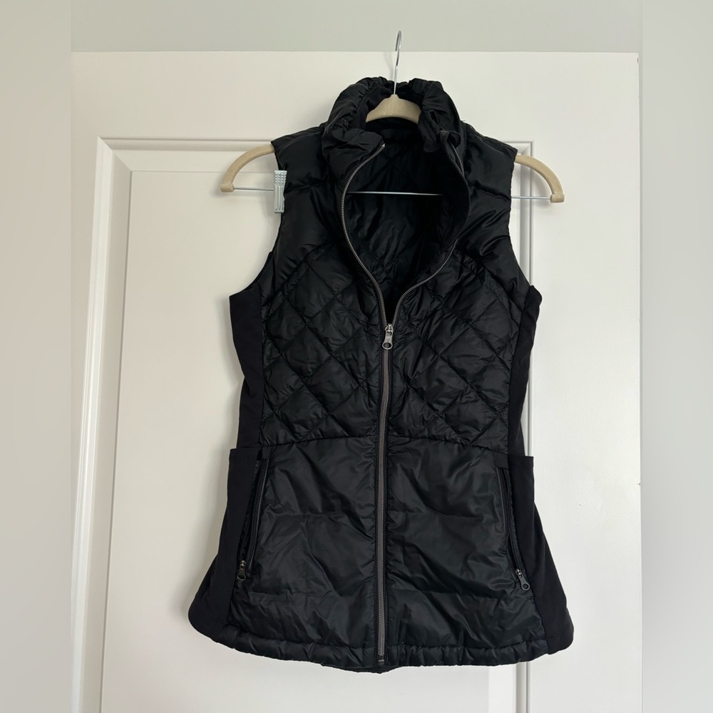 Lululemon Down For A Run Full Zip Black Vest.